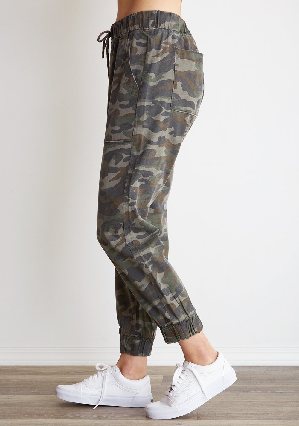 Bella Dahl Pocket Camo Jogger