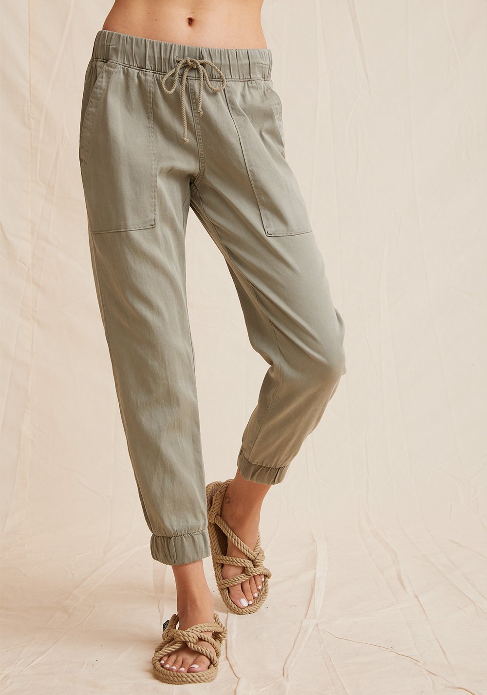 Bella Dahl Essentials Pocket Jogger - Soft Army