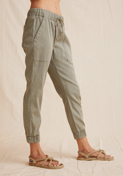 Bella Dahl Essentials Pocket Jogger - Soft Army